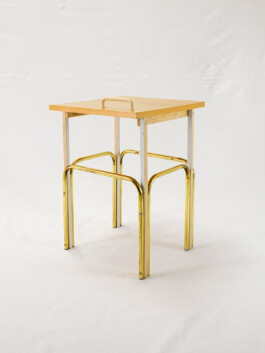 Tisch REU hergestellt aus Secondhand Material by moebel3000 